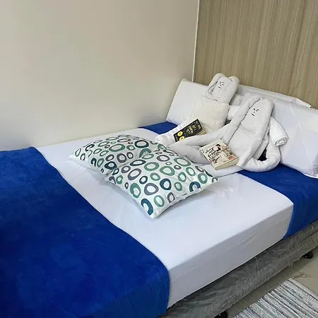 Stay At Shore Residences, Mall Of Asia Complex Stays By Pbyy